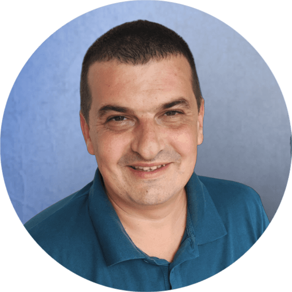 Aleksandar — Senior-Projektmanager, NoviCogi Technologies